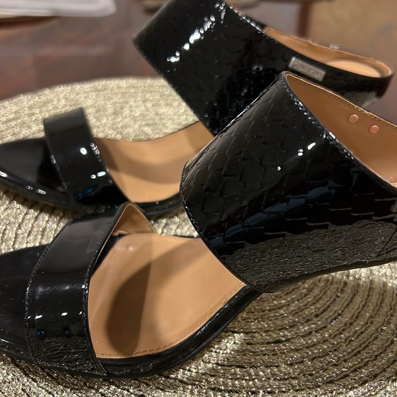 Calvin Klein - Picture 6 of 8